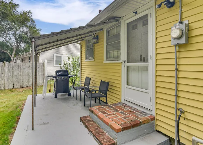 < 2 Mi To Beach: Cozy Cottage W/ Patio On Cape Cod