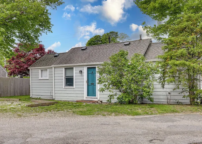 1 Mi To Ferry: 'Sea Street Cottage' In Hyannis